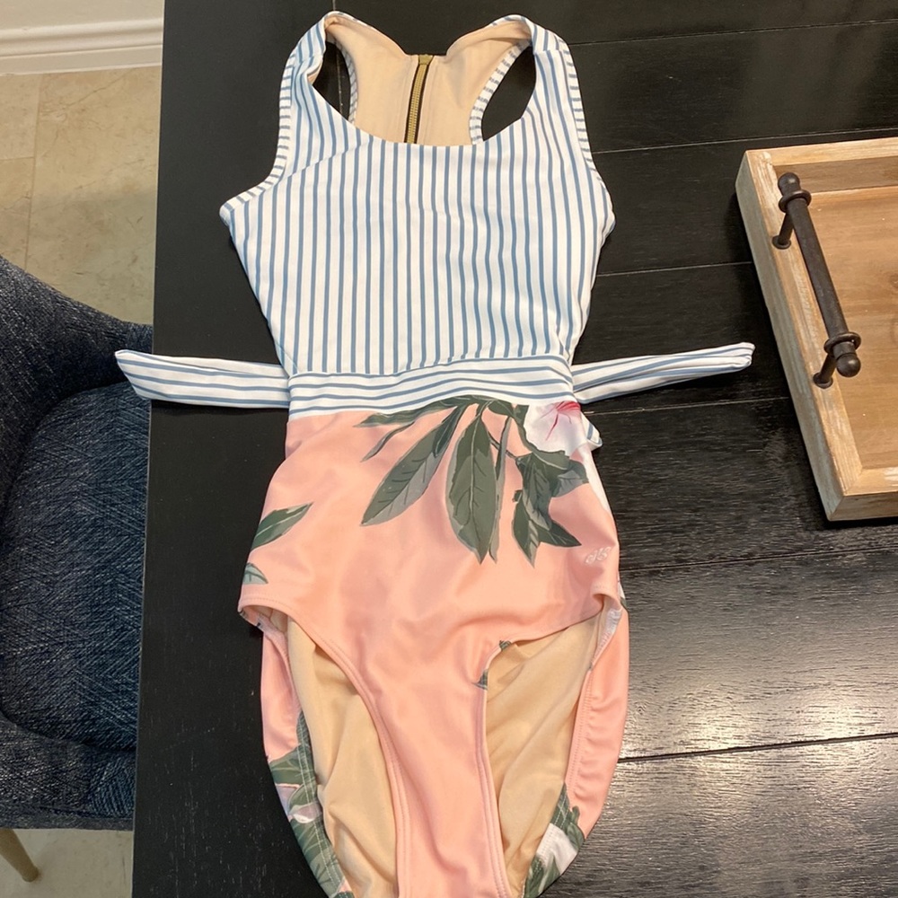 Albion Island Fever LIKE NEW-WORN ONCE one piece bathing suit. Size XS